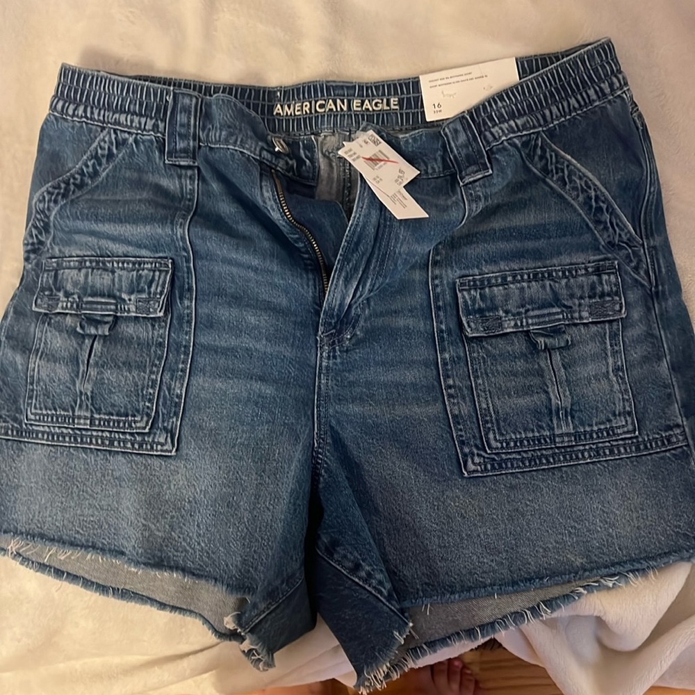 NWT American Eagle 90s Boyfriend Short